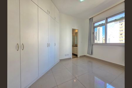 Apartamento à venda com 80m², 3 quartos e 2 vagasQuarto Suíte 