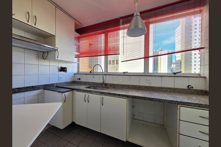 Apartamento à venda com 80m², 3 quartos e 2 vagasCozinha 