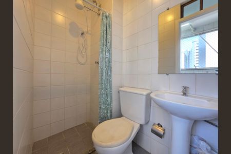 Apartamento à venda com 80m², 3 quartos e 2 vagasBanheiro de serviço 