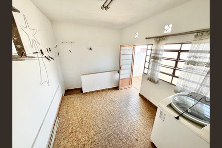 Casa à venda com 70m², 2 quartos e sem vaga Casa à venda com 70m², 2 quartos e sem vagaLavanderia