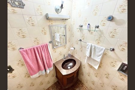 Casa à venda com 70m², 2 quartos e sem vaga Casa à venda com 70m², 2 quartos e sem vagaBanheiro