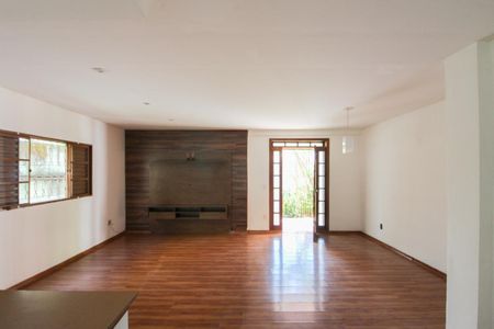 Casa para alugar com 90m², 3 quartos e sem vagaSala