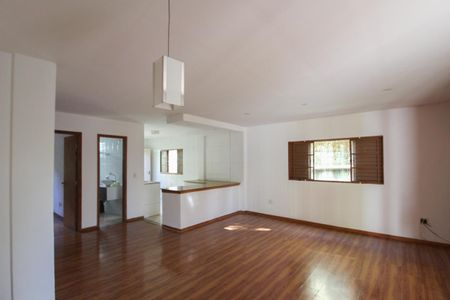 Sala de casa para alugar com 3 quartos, 90m² em Santa Rosa, Belo Horizonte