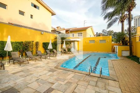 Casa de condomínio à venda com 102m², 3 quartos e 2 vagas Casa de condomínio à venda com 102m², 3 quartos e 2 vagasÁrea comum - Piscina