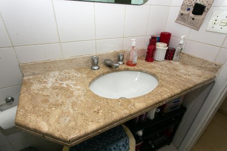 Casa de condomínio à venda com 102m², 3 quartos e 2 vagas Casa de condomínio à venda com 102m², 3 quartos e 2 vagasBanheiro social