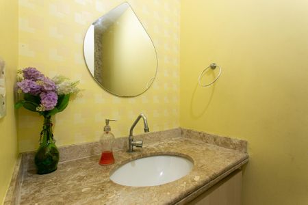 Casa de condomínio à venda com 102m², 3 quartos e 2 vagas Casa de condomínio à venda com 102m², 3 quartos e 2 vagasLavabo