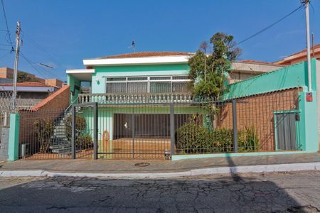 Casa para alugar com 300m², 3 quartos e 2 vagasFachada