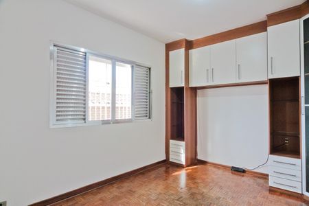 Casa para alugar com 300m², 3 quartos e 2 vagasQuarto 1