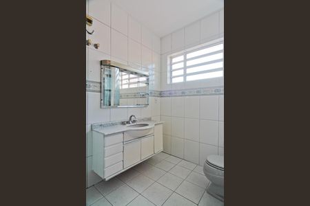 Casa para alugar com 300m², 3 quartos e 2 vagasBanheiro social 2