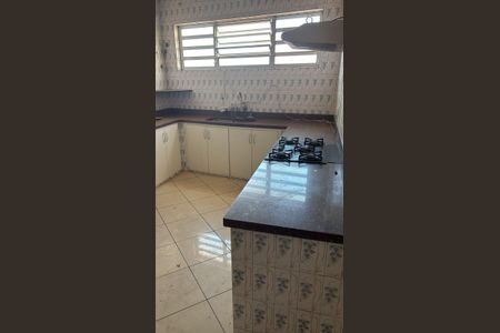 Cozinha de casa para alugar com 2 quartos, 223m² em Vila Prado, São Paulo