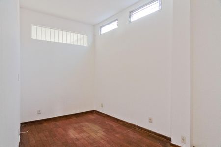 Quarto 2 de casa para alugar com 3 quartos, 300m² em Vila Prado, São Paulo