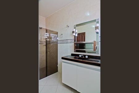 Casa para alugar com 300m², 3 quartos e 2 vagasBanheiro social