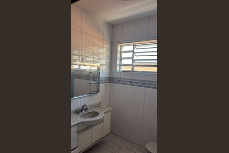 Banheiro 2 de casa para alugar com 2 quartos, 223m² em Vila Prado, São Paulo