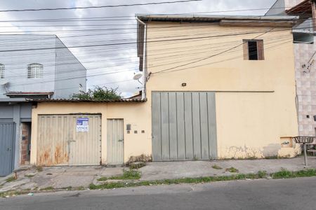 Casa para alugar com 360m², 3 quartos e 2 vagasFachada