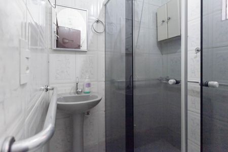 Casa para alugar com 360m², 3 quartos e 2 vagasBanheiro social 
