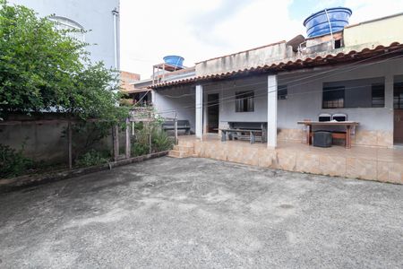Casa para alugar com 360m², 3 quartos e 2 vagasQuintal