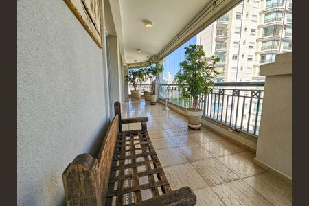 Apartamento para alugar com 240m², 4 quartos e 4 vagasSacada