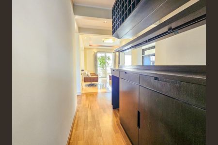 Apartamento para alugar com 240m², 4 quartos e 4 vagasCorredor
