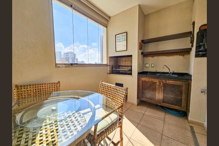Apartamento para alugar com 240m², 4 quartos e 4 vagasSacada