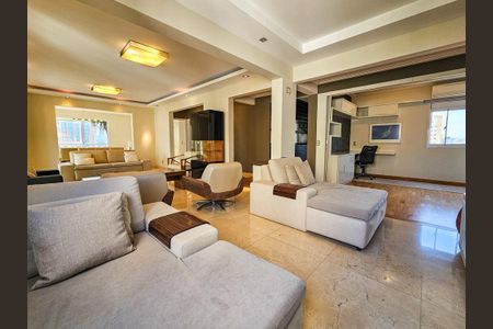 Apartamento para alugar com 240m², 4 quartos e 4 vagasSala