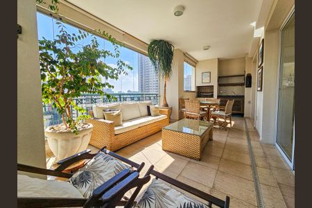 Apartamento para alugar com 240m², 4 quartos e 4 vagasSacada
