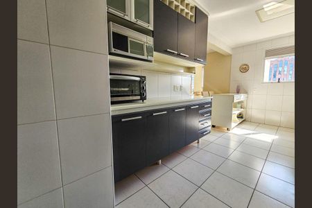 Apartamento para alugar com 240m², 4 quartos e 4 vagasCozinha