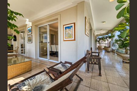 Apartamento para alugar com 240m², 4 quartos e 4 vagasSacada