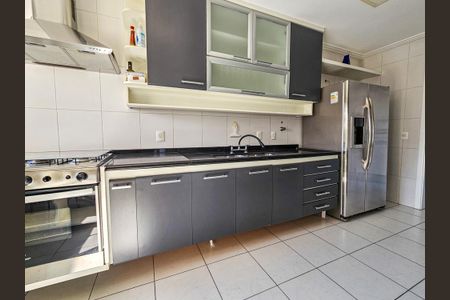 Apartamento para alugar com 240m², 4 quartos e 4 vagasCozinha