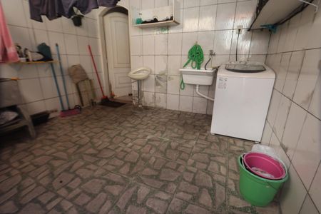 Casa à venda com 280m², 4 quartos e 2 vagasLavanderia - Casa 2