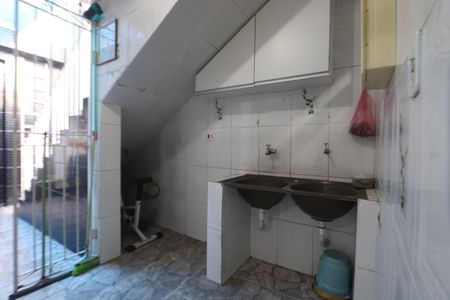 Casa à venda com 280m², 4 quartos e 2 vagasLavanderia - Casa 1
