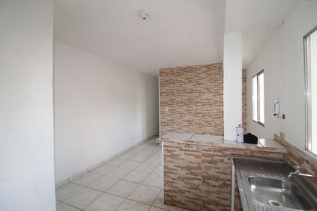 Sala / Cozinha de apartamento para alugar com 1 quarto, 40m² em Vila Bandeirantes, São Paulo