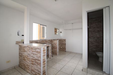 Sala / Cozinha de apartamento para alugar com 1 quarto, 40m² em Vila Bandeirantes, São Paulo