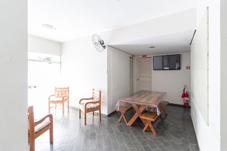 Apartamento para alugar com 55m², 2 quartos e 1 vaga Apartamento para alugar com 55m², 2 quartos e 1 vagaÁrea comum - Salão de festas