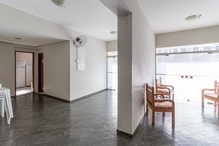 Apartamento para alugar com 55m², 2 quartos e 1 vaga Apartamento para alugar com 55m², 2 quartos e 1 vagaÁrea comum - Salão de festas