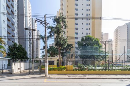 Apartamento para alugar com 55m², 2 quartos e 1 vaga Apartamento para alugar com 55m², 2 quartos e 1 vagaFachada