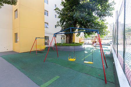 Apartamento para alugar com 55m², 2 quartos e 1 vaga Apartamento para alugar com 55m², 2 quartos e 1 vagaÁrea comum - Playground