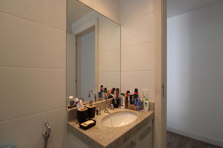 Apartamento para alugar com 80m², 2 quartos e 1 vagaBanheiro da suíte 1