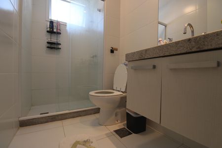 Apartamento para alugar com 80m², 2 quartos e 1 vagaBanheiro da suíte 1