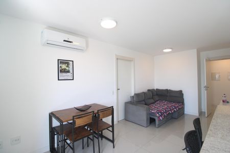 Sala de apartamento para alugar com 2 quartos, 80m² em Barra Olímpica, Rio de Janeiro