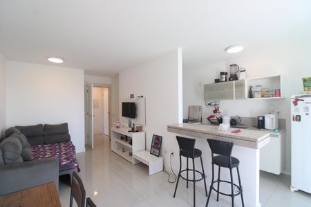 Sala de apartamento para alugar com 2 quartos, 80m² em Barra Olímpica, Rio de Janeiro