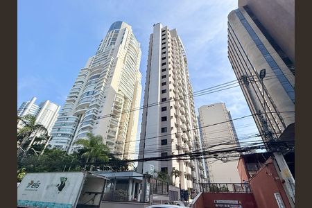Apartamento à venda com 44m², 2 quartos e 1 vaga Apartamento à venda com 44m², 2 quartos e 1 vagaFachada