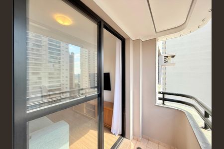 Apartamento à venda com 44m², 2 quartos e 1 vaga Apartamento à venda com 44m², 2 quartos e 1 vagaSacada