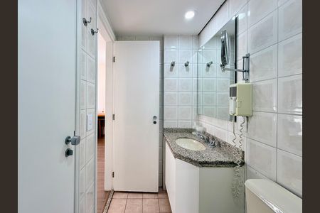 Apartamento à venda com 44m², 2 quartos e 1 vaga Apartamento à venda com 44m², 2 quartos e 1 vagaBanheiro