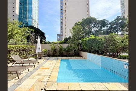 Apartamento à venda com 44m², 2 quartos e 1 vaga Apartamento à venda com 44m², 2 quartos e 1 vagaPiscina