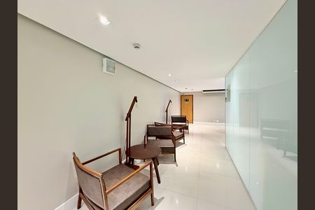Apartamento à venda com 44m², 2 quartos e 1 vaga Apartamento à venda com 44m², 2 quartos e 1 vagaHall Social Bloco