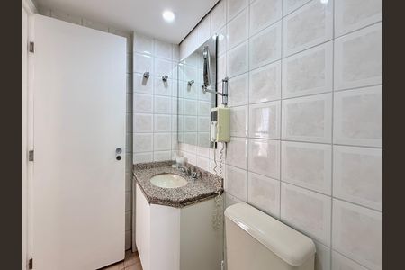 Apartamento à venda com 44m², 2 quartos e 1 vaga Apartamento à venda com 44m², 2 quartos e 1 vagaBanheiro