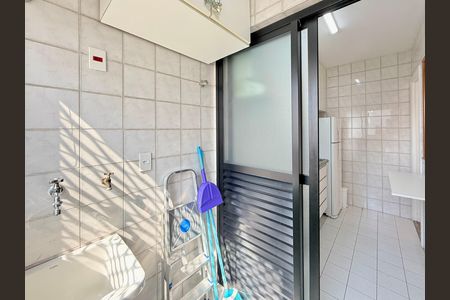 Apartamento à venda com 44m², 2 quartos e 1 vaga Apartamento à venda com 44m², 2 quartos e 1 vagaÁrea de Serviço