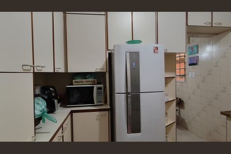 Casa à venda com 3 quartos, 130m² em Parque Maria Domitila, São Paulo