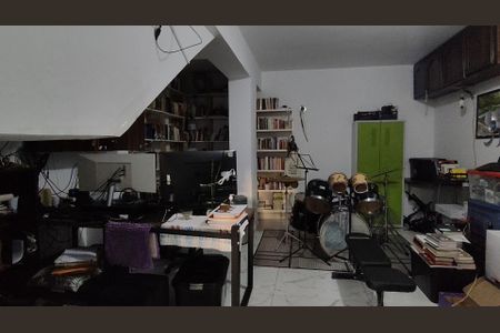 Casa à venda com 3 quartos, 130m² em Parque Maria Domitila, São Paulo