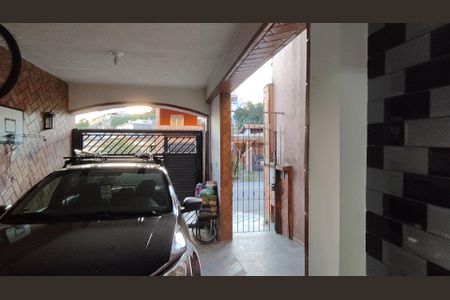 Casa à venda com 3 quartos, 130m² em Parque Maria Domitila, São Paulo